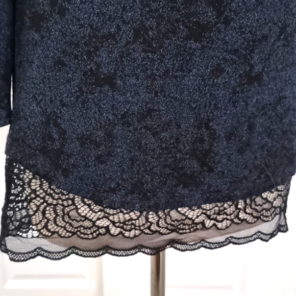 Blue shimmering dress with lace details - Picture 4 of 5